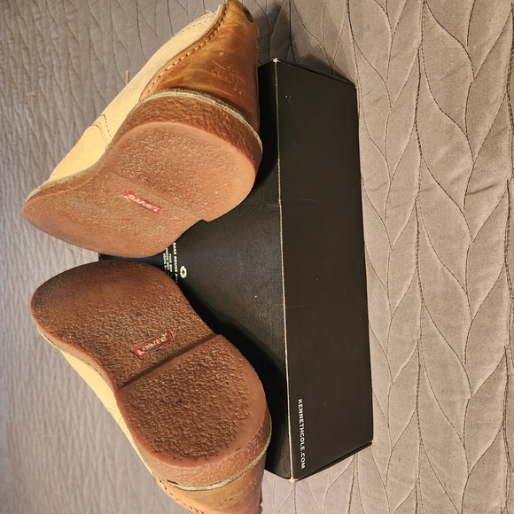 Tan Boots with Lightweight Design and Breathable Material - Picture 2 of 4